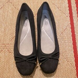 Cliffs By White Mountains Black Suede Flats
